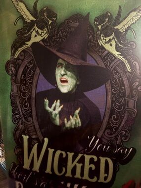 Wicked Green Witch Graphic blanket
